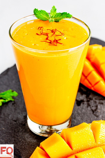 Mango lassi