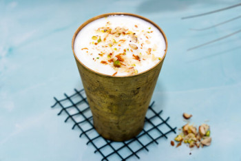 Caramel lassi