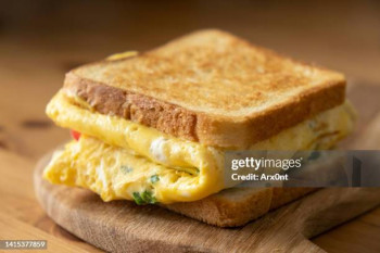 Bread omlet